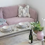 Pearl Residences - Stylish & Private Garden House - Near & Center 公寓 派尔努