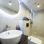 Pearl Residences - Stylish & Private Garden House - Near & Center