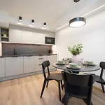 Pearl Residences - Stylish & Private Garden House - Near & Center 公寓 *