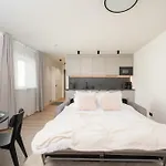 Pearl Residences - Stylish & Private Garden House - Near & Center * 派尔努