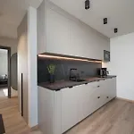 Pearl Residences - Stylish & Private Garden House - Near & Center 派尔努
