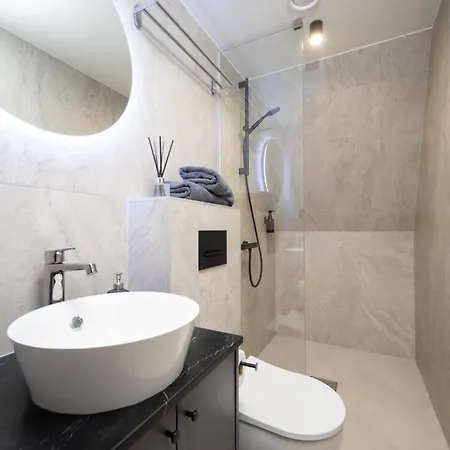 Pearl Residences - Stylish & Private Garden House - Near & Center شقة