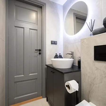Pearl Residences - Stylish & Private Garden House - Near & Center شقة