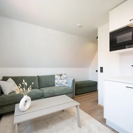 شقة Pearl Residences - Stylish & Private Garden House - Near & Center *