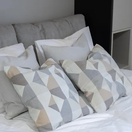 Pearl Residences - Stylish & Private Garden House - Near & Center شقة بارنو