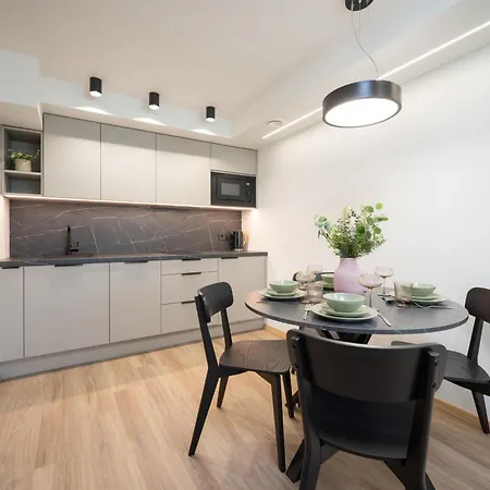 Pearl Residences - Stylish & Private Garden House - Near & Center شقة *