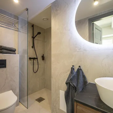 Pearl Residences - Stylish & Private Garden House - Near & Center شقة