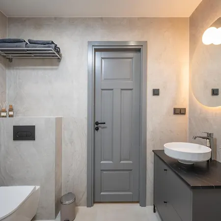 شقة Pearl Residences - Stylish & Private Garden House - Near & Center