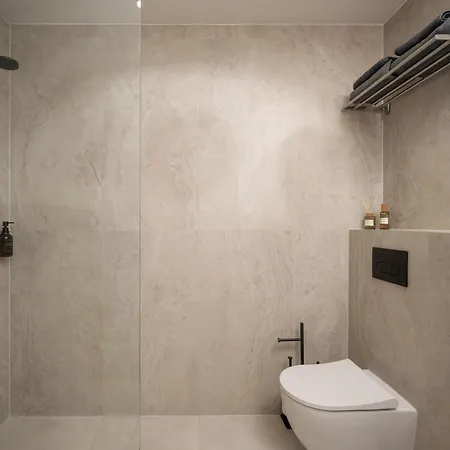 Pearl Residences - Stylish & Private Garden House - Near & Center شقة بارنو