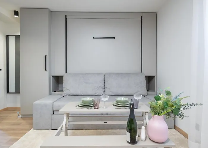 Pearl Residences - Stylish Apartments & Private Garden House - Near Beach & Center Апартаменты Пярну