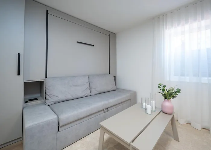 Pearl Residences - Stylish Apartments & Private Garden House - Near Beach & Center * Пярну