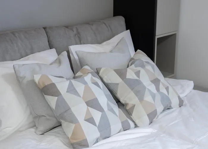 Pearl Residences - Stylish Apartments & Private Garden House - Near Beach & Center Апартаменты Пярну