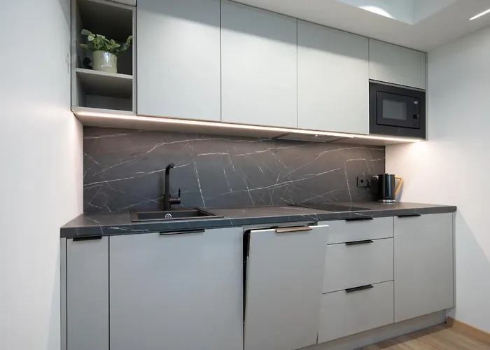 Pearl Residences - Stylish Apartments & Private Garden House - Near Beach & Center Апартаменты