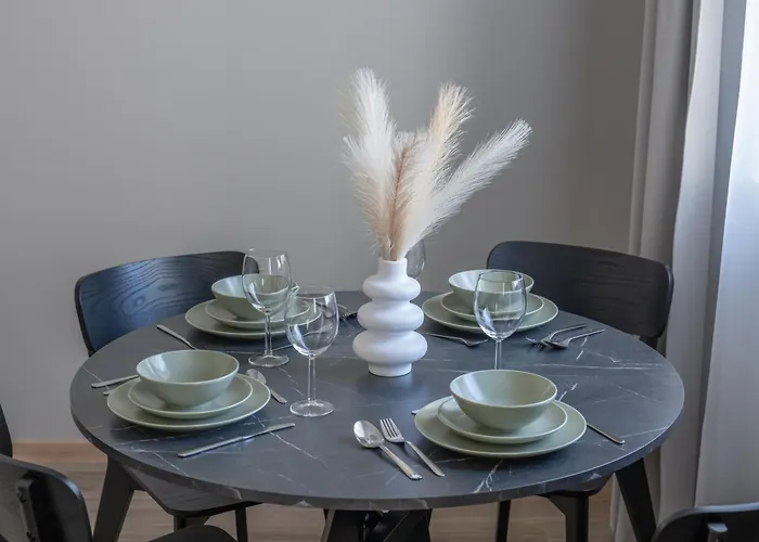 Апартаменты Pearl Residences - Stylish Apartments & Private Garden House - Near Beach & Center *