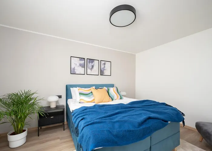 Pearl Residences - Stylish Apartments & Private Garden House - Near Beach & Center * Пярну